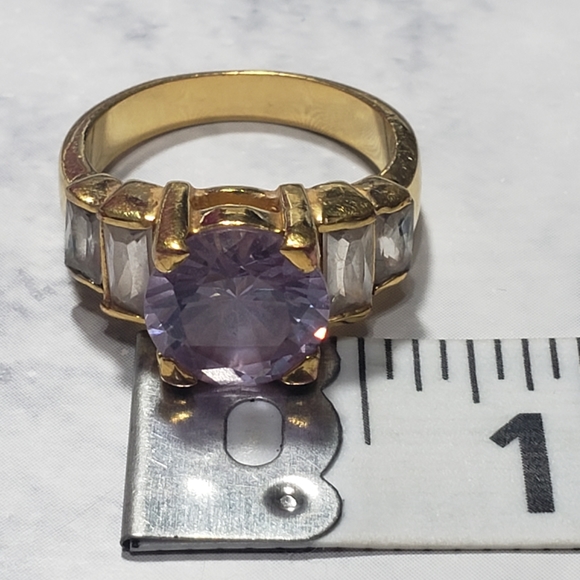 Gold Ring with Lilac Stone. - Picture 6 of 7